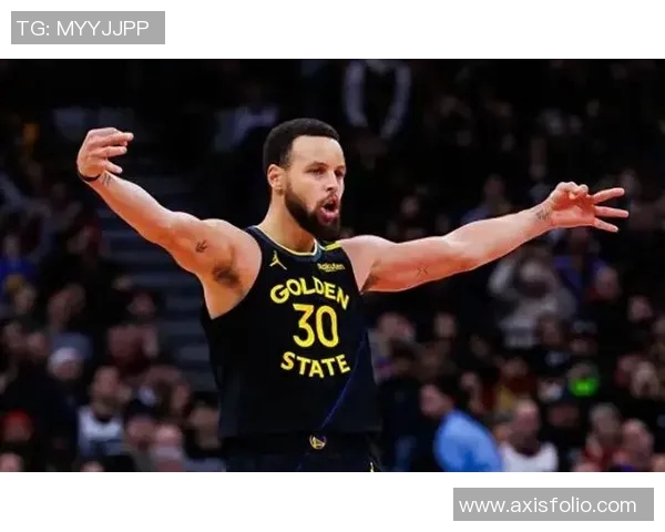 库里三分大赛决赛狂砍20球创历史纪录引发全场欢呼